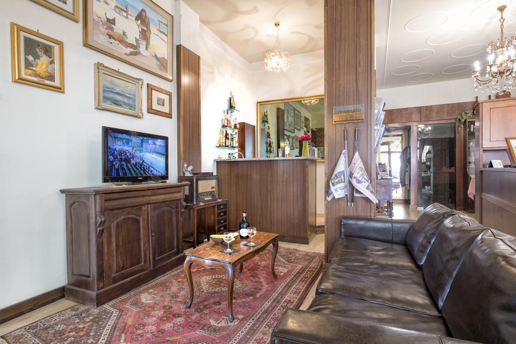Hotel Marisa Альбенга Екстер'єр фото