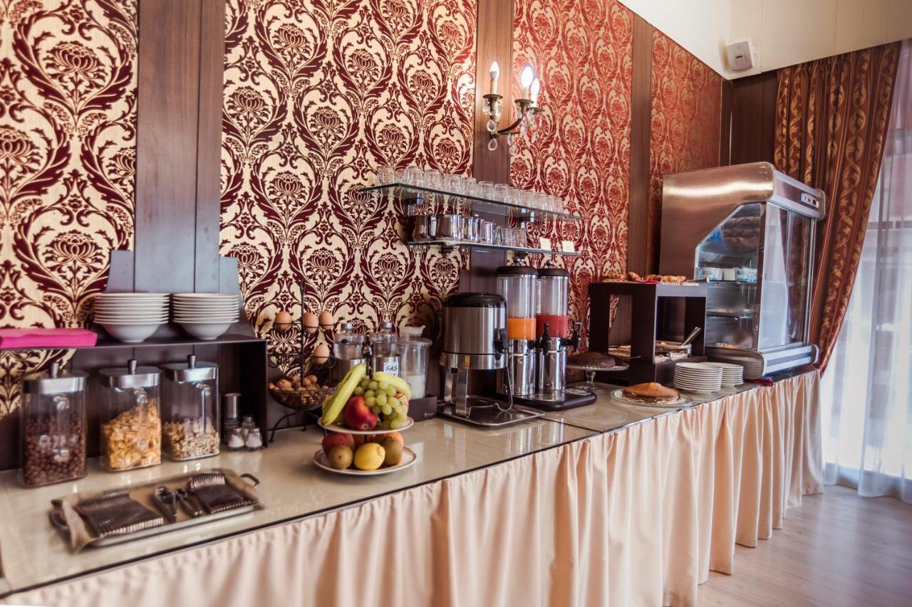 Hotel Marisa Альбенга Екстер'єр фото
