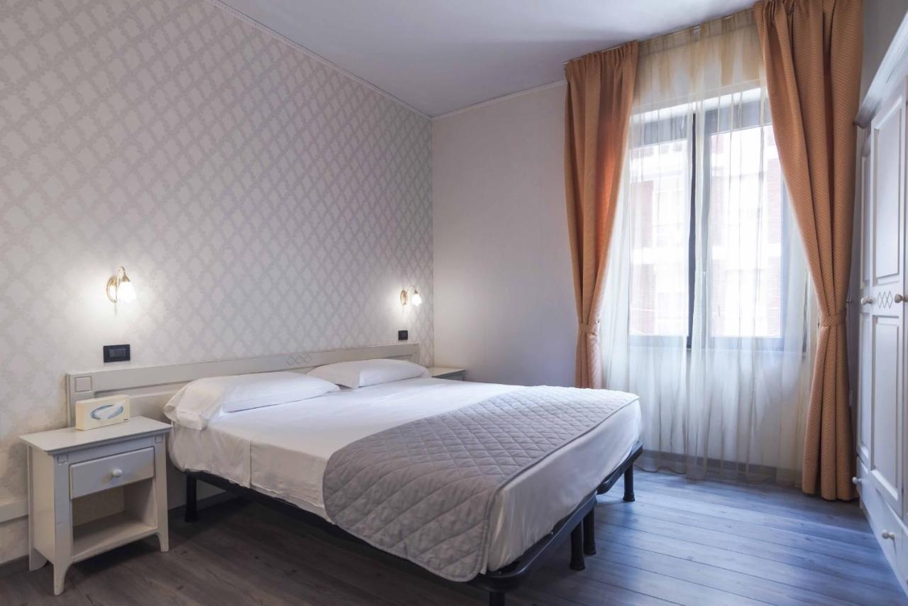 Hotel Marisa Альбенга Екстер'єр фото