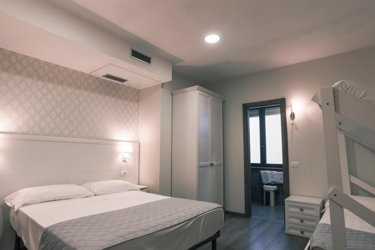 Hotel Marisa Альбенга Екстер'єр фото
